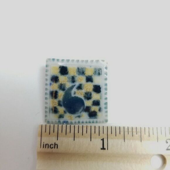 Vintage Single Quotation Mark and Checkered Background Square Brooch, Handmade - Picture 5 of 6